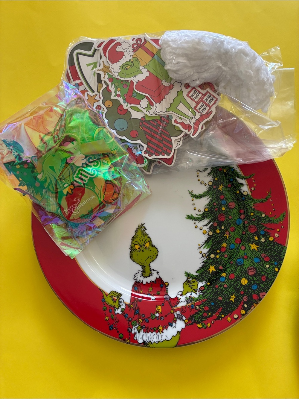 RESERVED FOR @jersee12…Grinch Bundle - Plate, DIY Garland, GiftTags/Ornamen - Picture 13 of 16